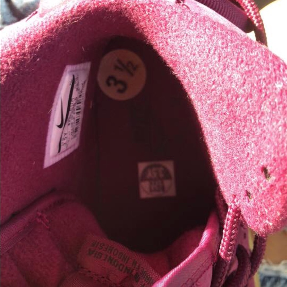 New Air Force 1s burgundy - Picture 3 of 3